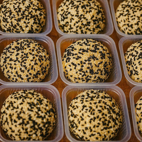 Double the Festive Delight: Taiwanese 3Q Mooncake + Walnut Mooncake (#CHETSV0018)