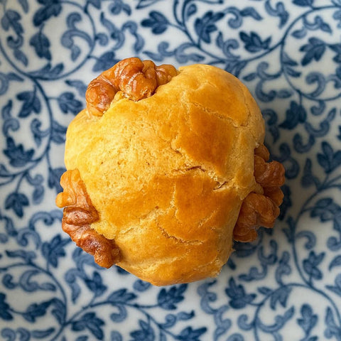 Double the Festive Delight: Taiwanese 3Q Mooncake + Walnut Mooncake (#CHETSV0018)