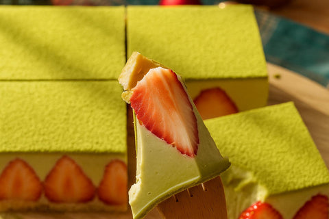 Matcha Strawberry Christmas Cheesecake (#CHESGN0001)