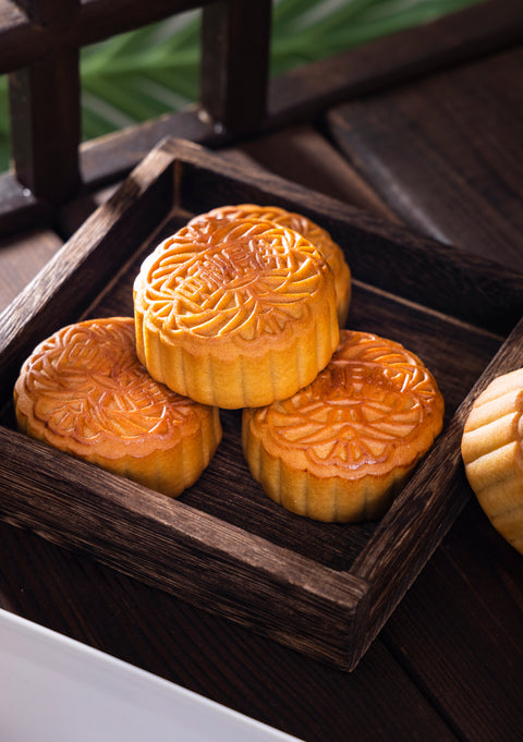 Traditional White Lotus Salted Egg + Mixed Nuts Mooncake (#MOONCAKE1)