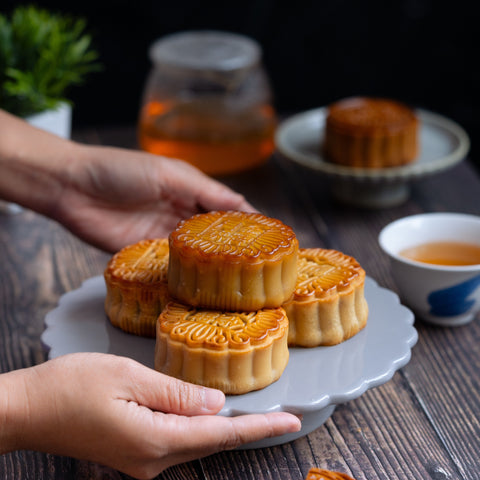 Traditional White Lotus Salted Egg + Mixed Nuts Mooncake (#MOONCAKE1)