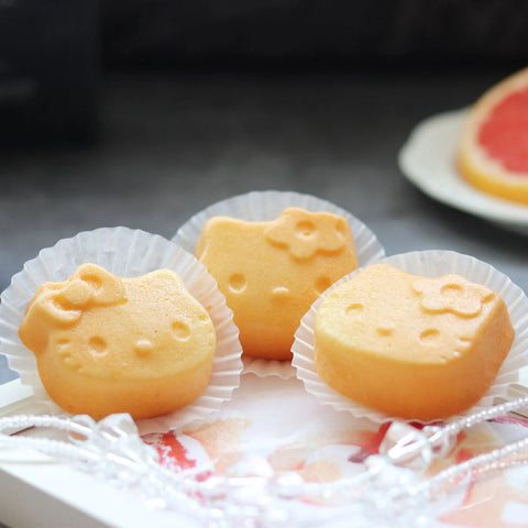 CAKE PAN NON-STICK 12CUP HELLO KITTY (#110469)