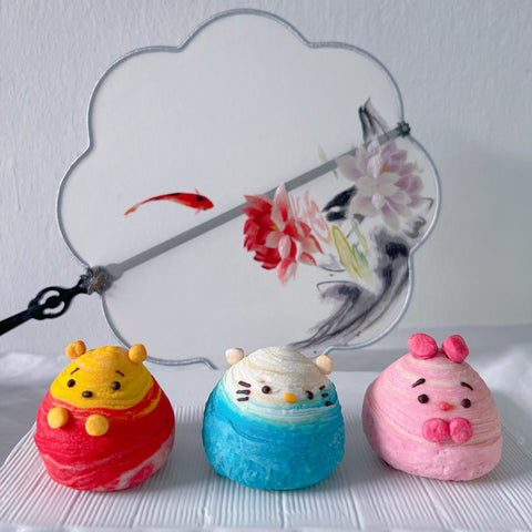 Character Flaky mooncake kitty, pooh and piglet (bake version) (#YENTHCFM)
